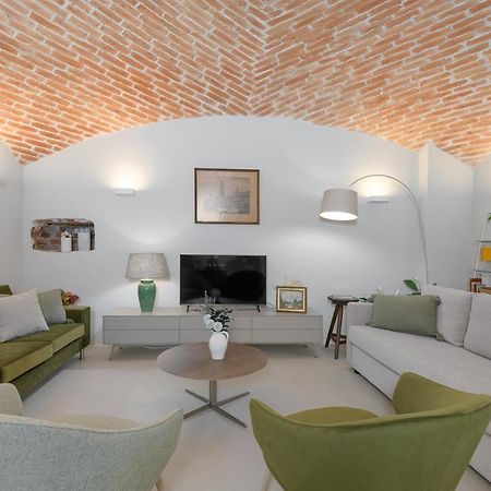 Exklusiv: Historisches Apartment Mit Deckengewoelbe München Buitenkant foto
